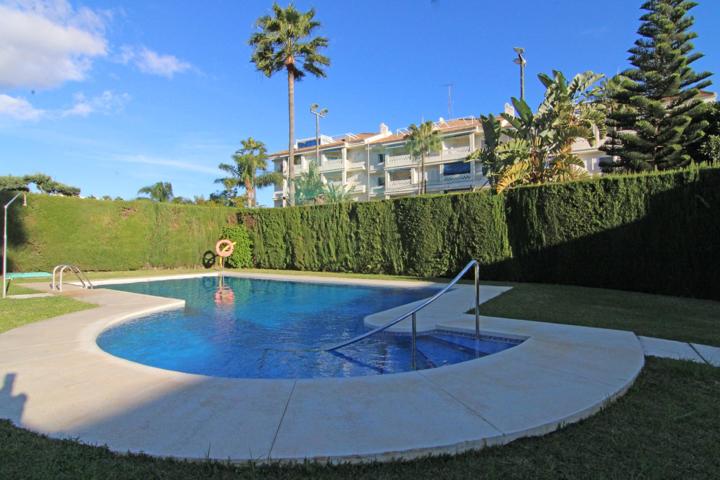 Piso en Los Álamos, Torremolinos . A un Paso de la Playa photo 0