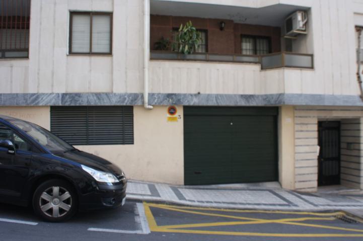 PLAZA DE GARAJE EN LA CALLE OBISPO VARELA photo 0