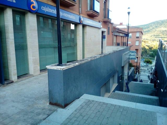 PLAZA DE GARAJE Y TRASTERO EN AVD. VALLE  Plasencia photo 0