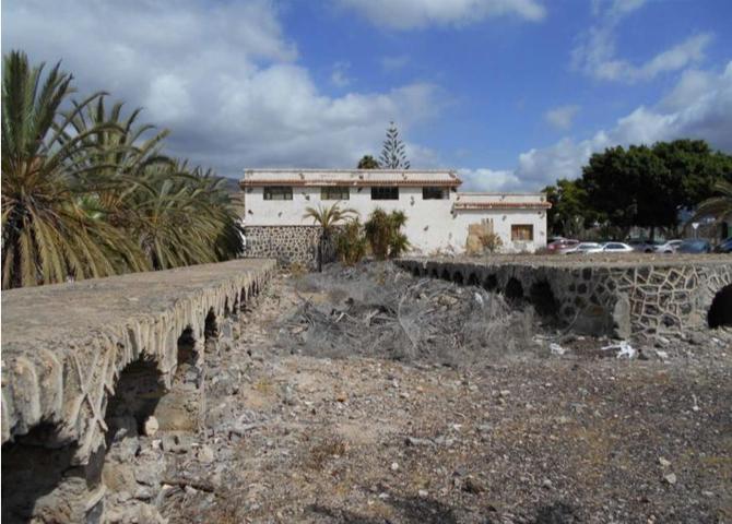 Terrenos Edificables En venta en Arona photo 0