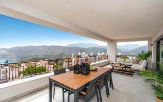 Piso en venta en Istán de 154 m2 photo 0