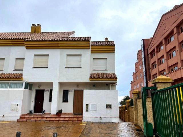 Adosado en venta en Manilva de 110 m2 photo 0