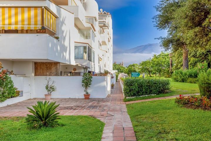 Piso en venta en Estepona de 109 m2 photo 0