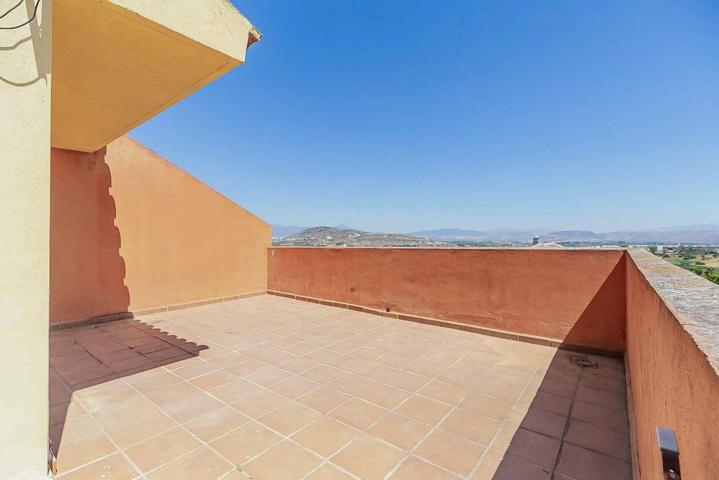 Pareado en venta en Alhaurín el Grande de 167 m2 photo 0