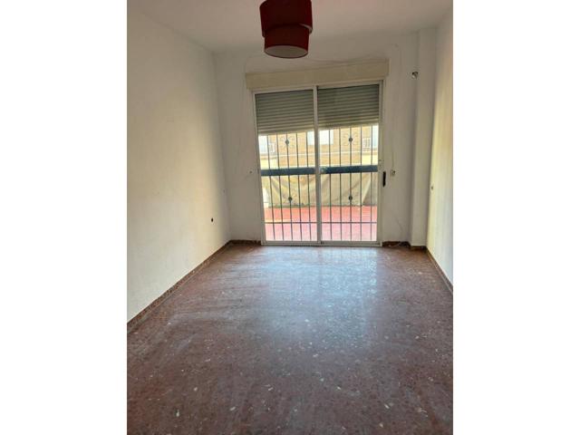 Piso en venta en Zona de San Cayetano-Avenida Cristóbal Colón photo 0