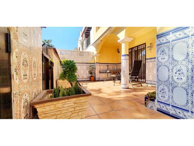 Chalet adosado en venta en Urbanización de Roquetas-Las Marinas photo 0