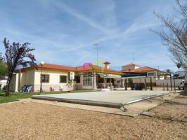 ¡¡FANTÁSTICO CHALET CON PISCINA EN VENTA!! photo 0