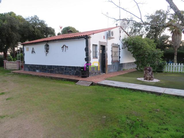 ENCANTADORA CASA RÚSTICA CON PISCINA Y AMPLIO TERRENO EN MANANTÍO, BADAJOZ 🌳🏡 photo 0