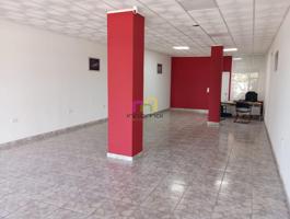 AMPLIO LOCAL COMERCIAL ACONDICIONADO EN BADAJOZ photo 0