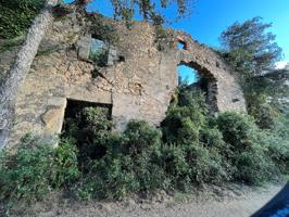 Masia en ruinas en Santa Susanna photo 0