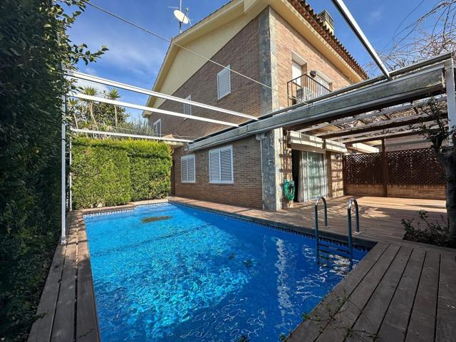 CASA EN VENTA EN PINEDA DE MAR photo 0