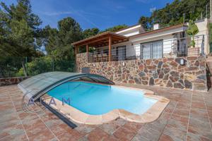 ESPECTACULAR CASA CON PISCINA PRIVADA EN PALAFOLLS photo 0