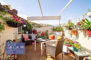 Fantástico dúplex con terraza y muy luminoso photo 0