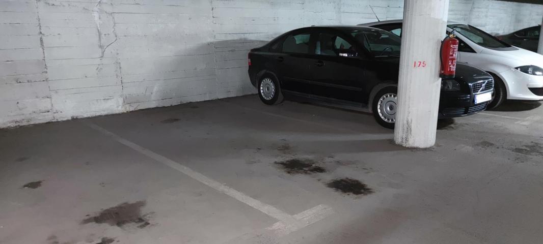 Plaza de Parking photo 0