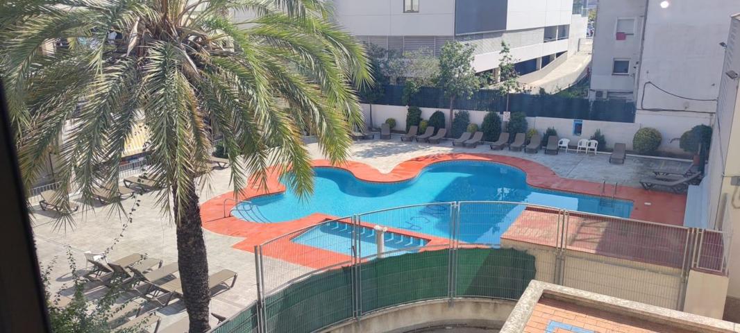 Piso en zona Hospital y Mercadona photo 0
