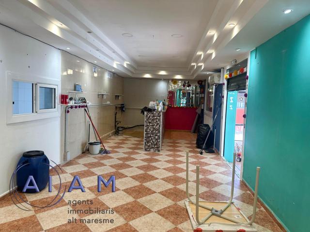¡Inversión: Edificio con Restaurante y Vivienda! photo 0