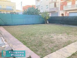 Edificio con local y 2 viviendas en Tordera photo 0