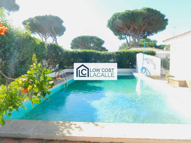 LOW COST LACALLE presenta en exclusiva este majestuoso chalet en zona Cerromolino. photo 0