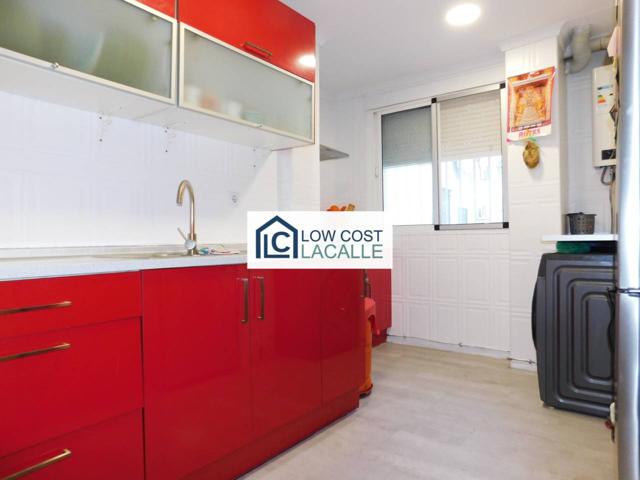 Low-Cost LaCalle presenta en exclusiva piso de tres dormitorios en primera planta en San Benito. photo 0