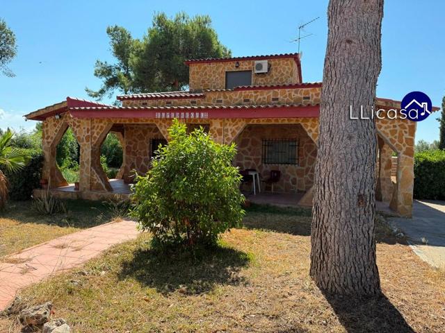 Chalet Independiente en Venta en Urbanización Exclusiva - Ideal para tu Familia photo 0