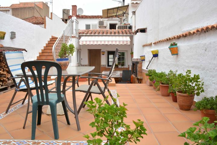 Encantadora casa de poble reformada a Pineda de Mar photo 0