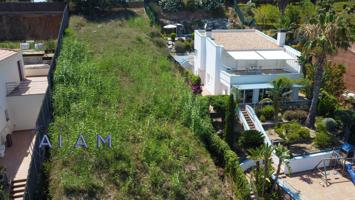 Terreno residencial de 680m2 con vistas al mar photo 0