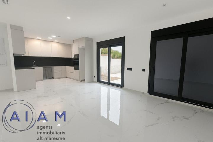 Vivienda de obra nueva lista para entrar en Pineda de Mar. photo 0