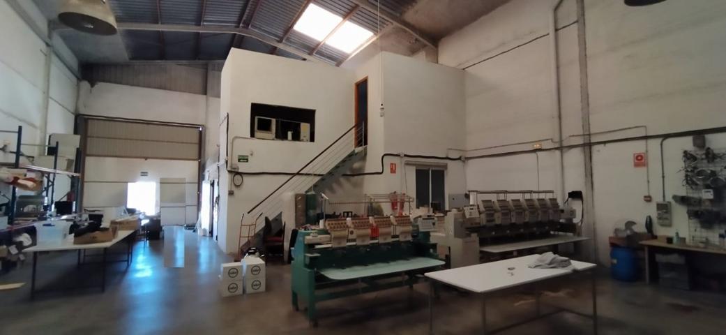 ALQUILER NAVE INDUSTRIAL EN P. OLIVERAL RIBA-ROJA DE TURIA 1ª LINEA photo 0