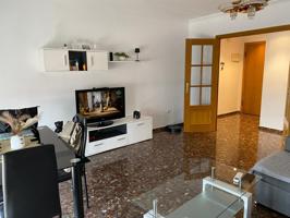 🏡 Amplio Piso de 4 Habitaciones en Excelente Ubicación – Manises (Valencia) photo 0