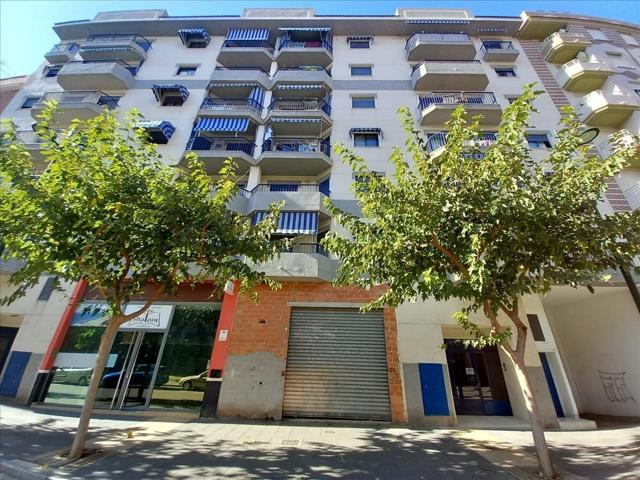 EXCELENTE OPORTUNIDAD EN VENTA LOCAL EN GANDIA photo 0