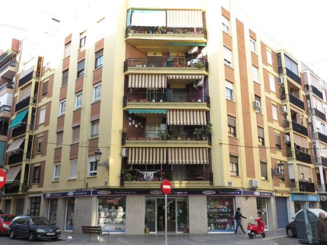 VENTA AMPLIO LOCAL COMERCIAL EN LA RAIOSA, VALENCIA - OPORTUNIDAD ÚNICA photo 0