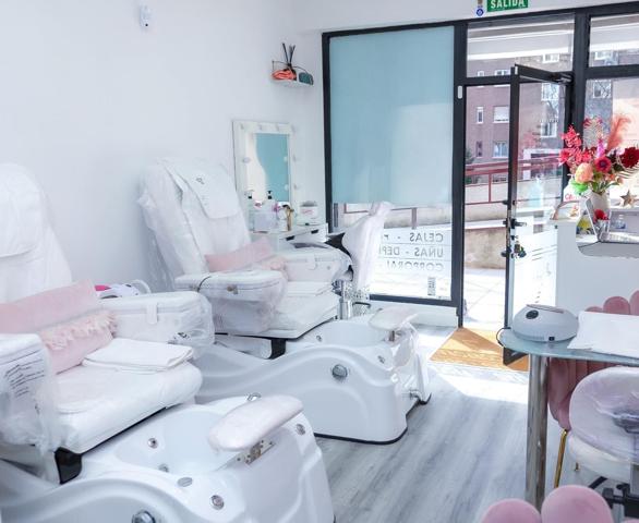 Oficina En venta en Peñagrande, Madrid photo 0