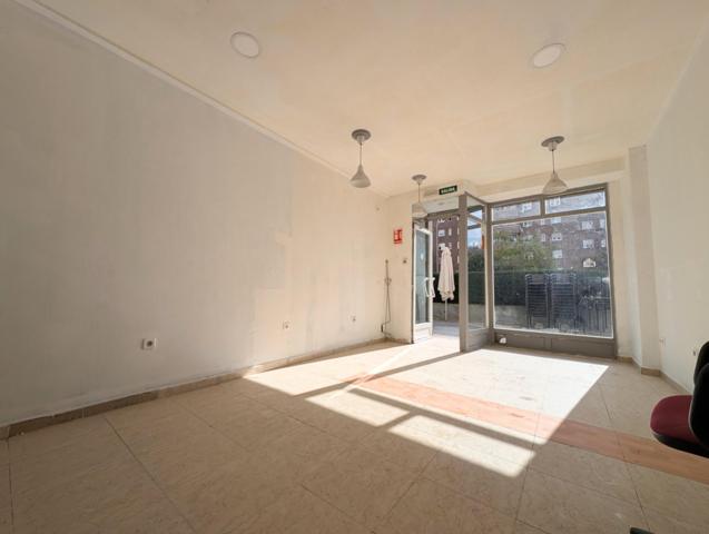 Local comercial en calle La Hiruela photo 0