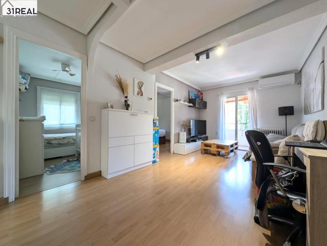 Piso En venta en Valdeacederas, Madrid photo 0