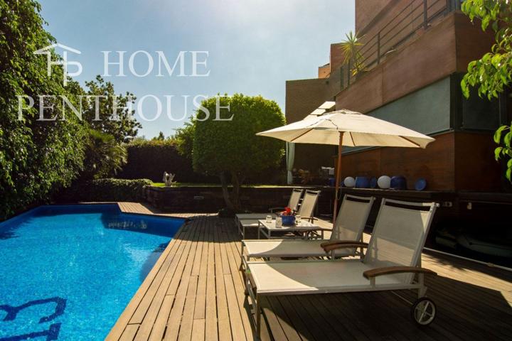 Impecable casa de 500 M2 con piscina privada, vistas a Barcelona y al mar! photo 0