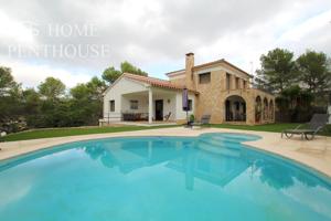 Preciosa casa independiente con piscina y con licencia turística en Olivella!! Cerca de Sitges!!! photo 0