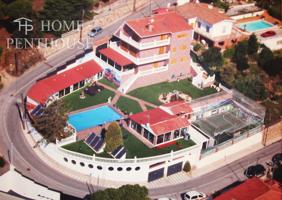 Espectacular Villa de Lujo con Vistas Panorámicas en Mataró!! photo 0