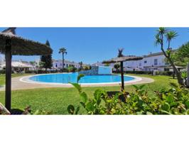 Precioso Adosado en venta en una urbanizaciónen la zona  de Gallos  (con piscina y zona de recreo común con pista de te photo 0