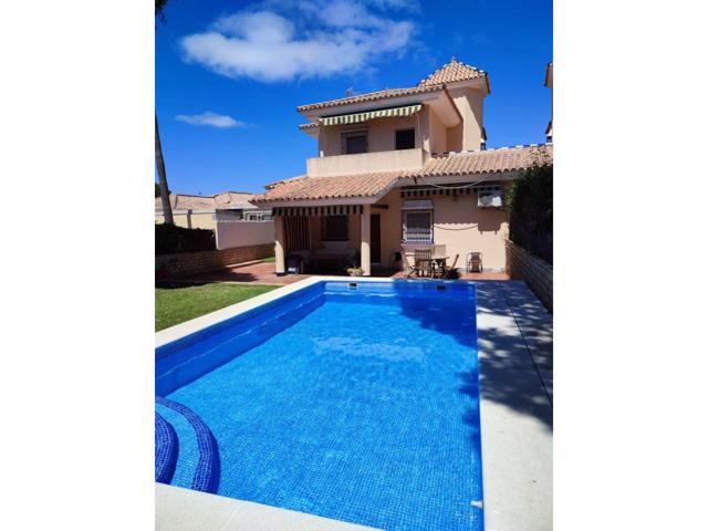 Chalet en VENTA a dos minutos andando de la playa la Barrosa photo 0