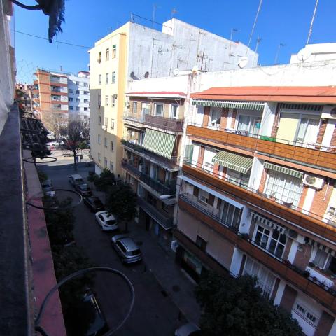 Luminoso y acogedor piso en Ciudad Jardín (cerca del Rectorado y de la zona universitaria) photo 0