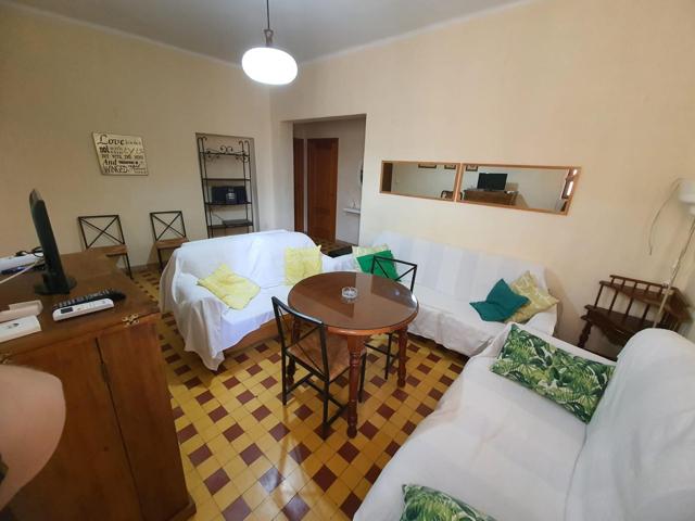 Gran piso en San Lorenzo perfecto como vivienda o como inversión para alquiler photo 0