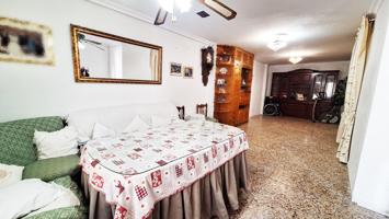 ¡¡ CASA DE DOS PLANTAS, CON 10 M2 DE FACHADA, CON AZOTEA Y PATIO, EN EL ZUMBACÓN !! photo 0