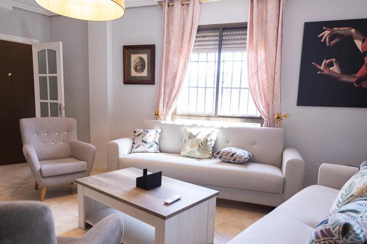 Chalet adosado con jardín en zona Calasancio – ¡Todo exterior y listo para entrar a vivir! photo 0