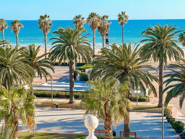 🏰 ¡Oportunidad única para invertir en un legado histórico en Villa Alexander, en Salou! 🍽✨ photo 0