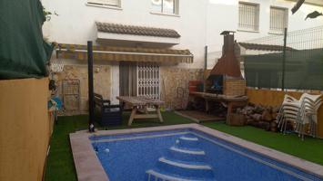 ADOSADO CON PISCINA PRIVADA EN REUS photo 0