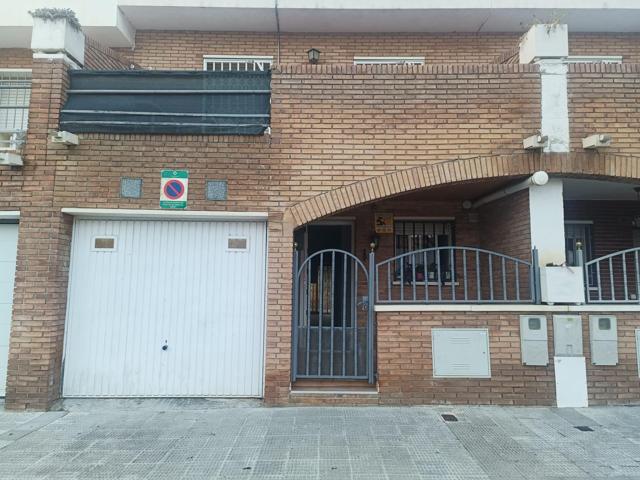 ADOSADO CON PISCINA PRIVADA EN REUS photo 0