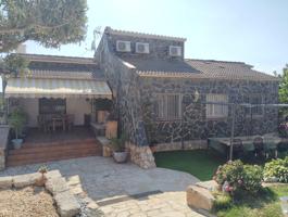CHALET INDEPENDIENTE CON PISCINA, JARDIN Y SPA, CALLE BELGICA 7 photo 0