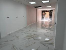 ¡Se vende local comercial reformado en Reus! photo 0