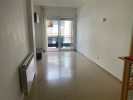 'Piso Luminoso en El Vendrell con 2 Habitaciones y Balcón – ¡Listo para Entrar a Vivir!' photo 0
