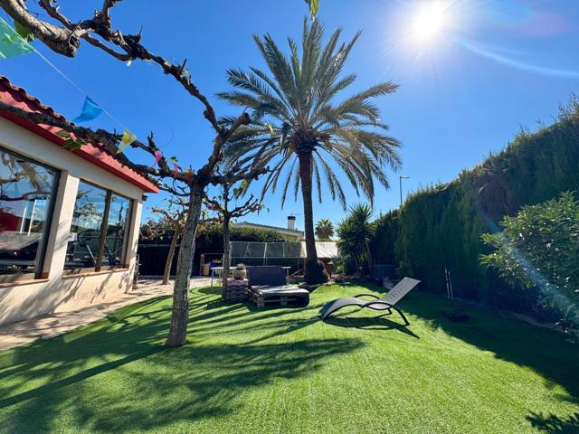 'Vallmoll Paradise: Chalet Independiente con Amplio Jardín y Terreno de 1000 m2' photo 0